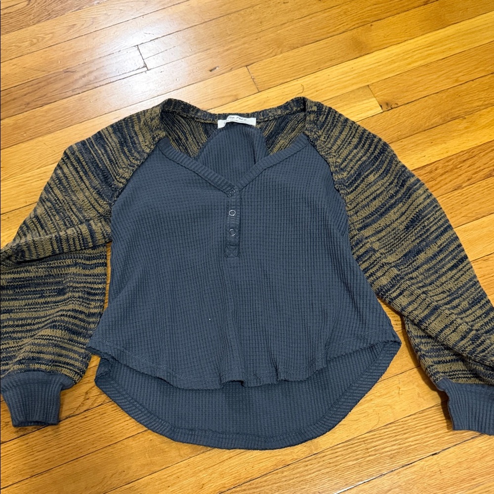 Free people long sleeve - like new!